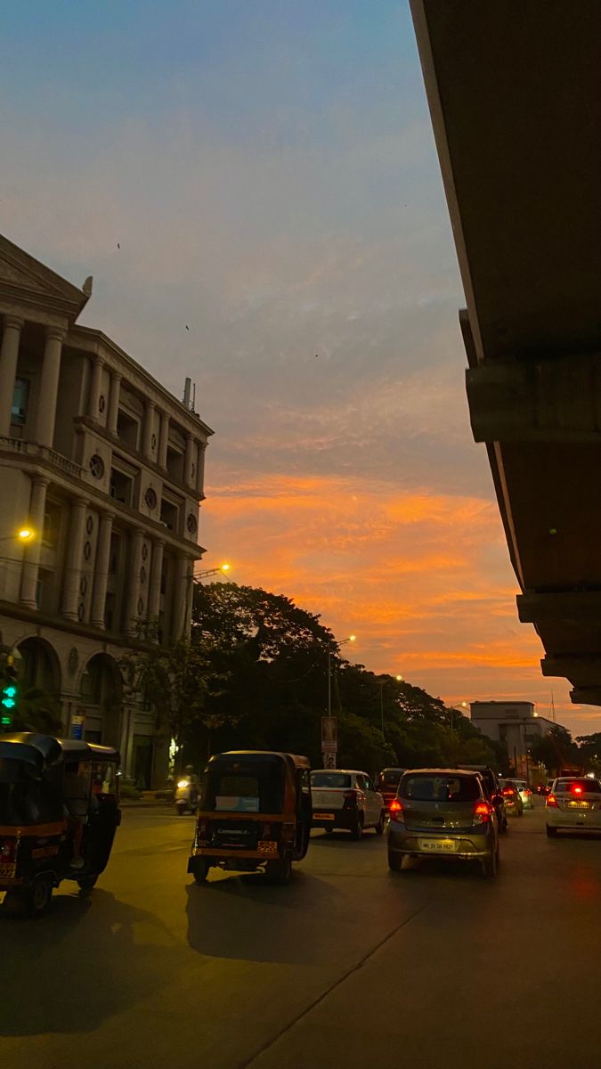 Who does not like free stuff by RoomAdda Bangalore ?